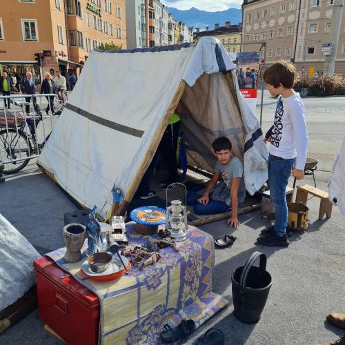 © Martin Wibmer, Privat Flüchtlingszelt mit den wichtigsten Utensilien - Ärzte ohne Grenzen 2022