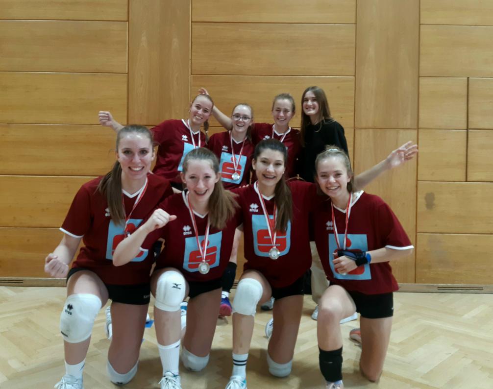 Volleyball Oberstufe: Landesmeister & Vize-Landesmeisterinnen - Gruppenbild Mädels Okt 2022