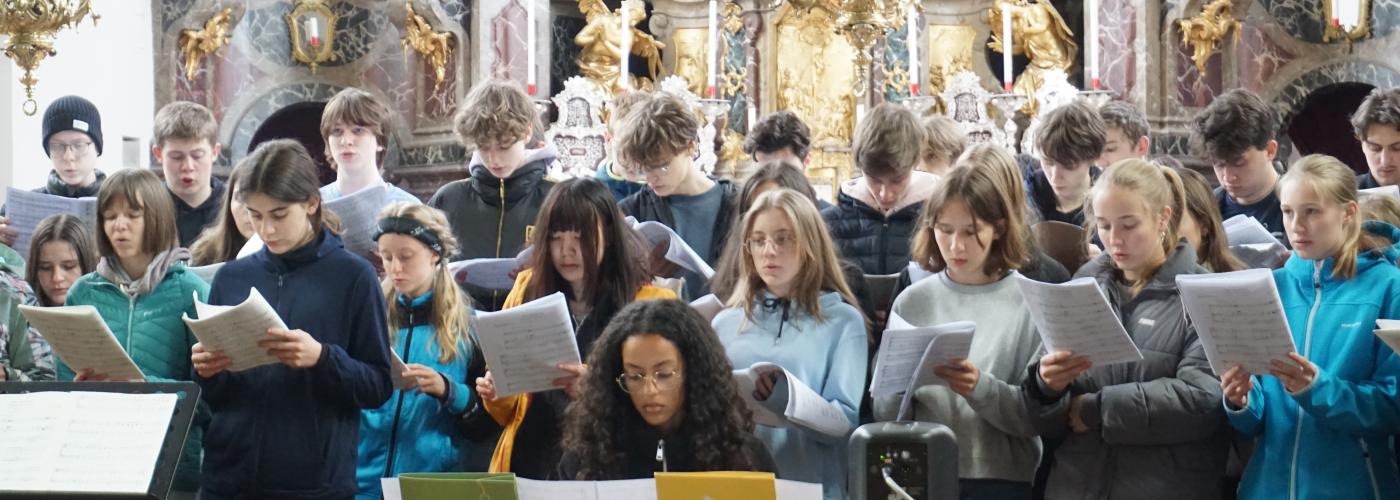 „Verleih uns Frieden“ - Sing- uns Musiziertage der Musikklassen der Oberstufe 3