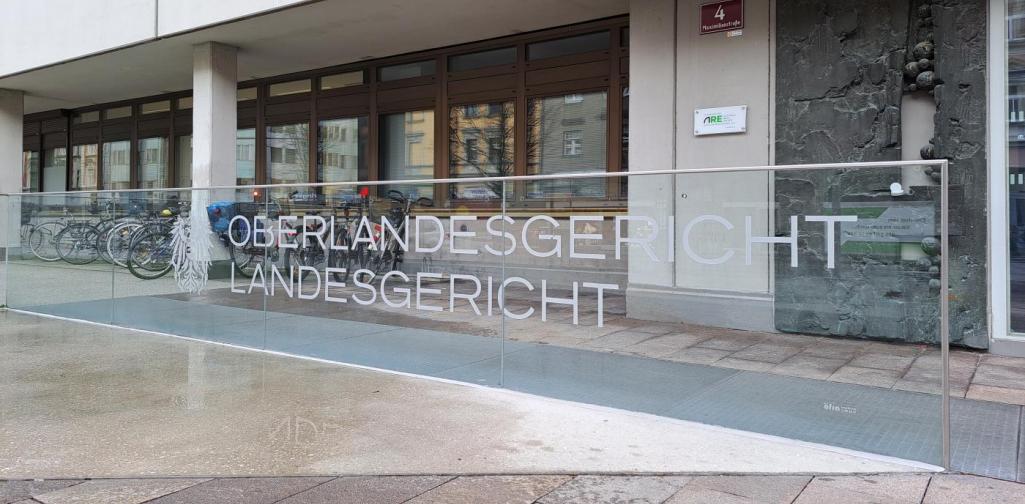 Die Geschichte-Gruppe vor Gericht Dez 2023, SCHA Die Geschichte-Gruppe vor Gericht Dez 2023, SCHA